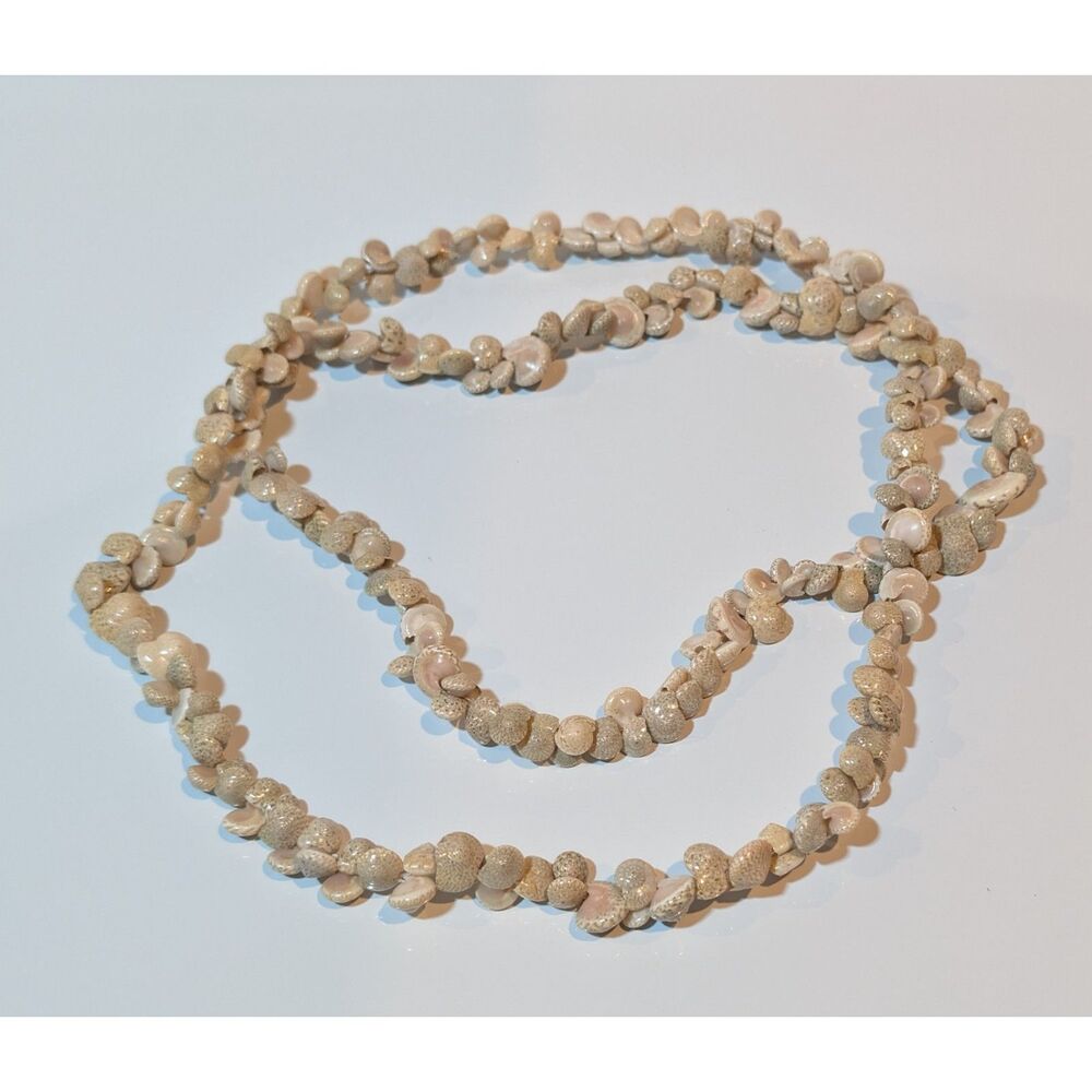 Vintage Shell Necklace 19"